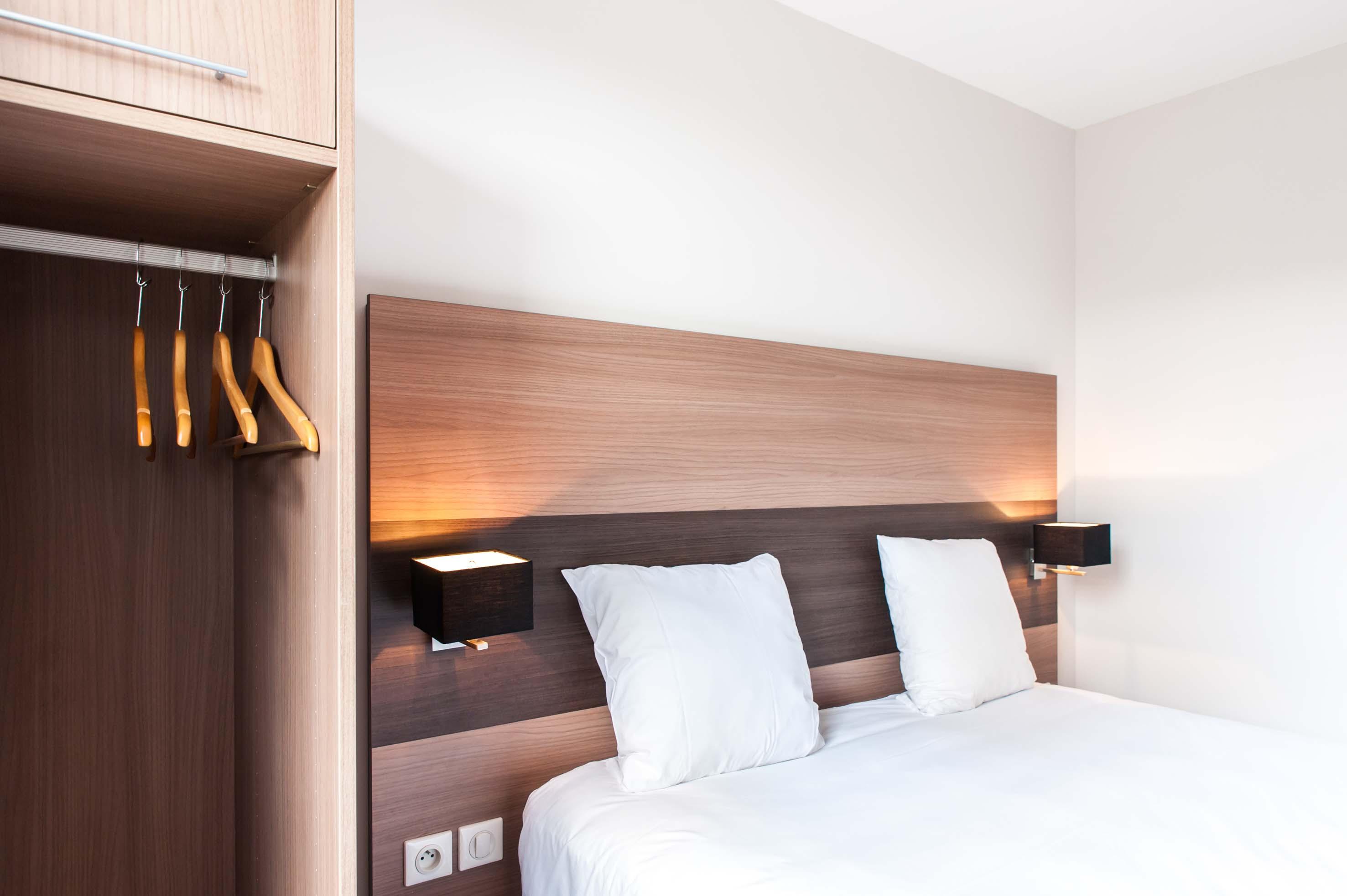 Dios Hotel Bruguieres Экстерьер фото